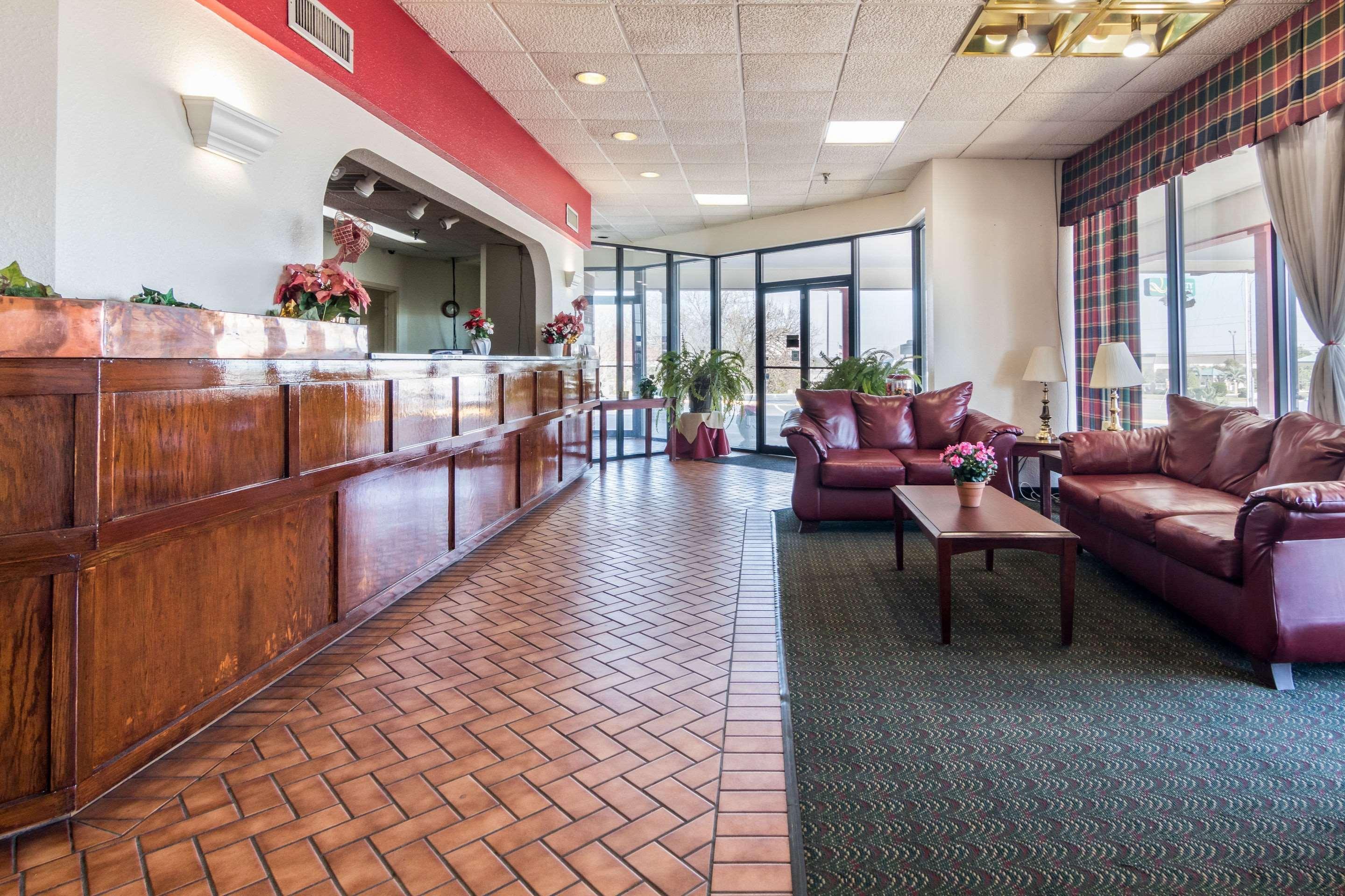 Econo Lodge Inn & Suites Conference Center Dublin Exterior foto