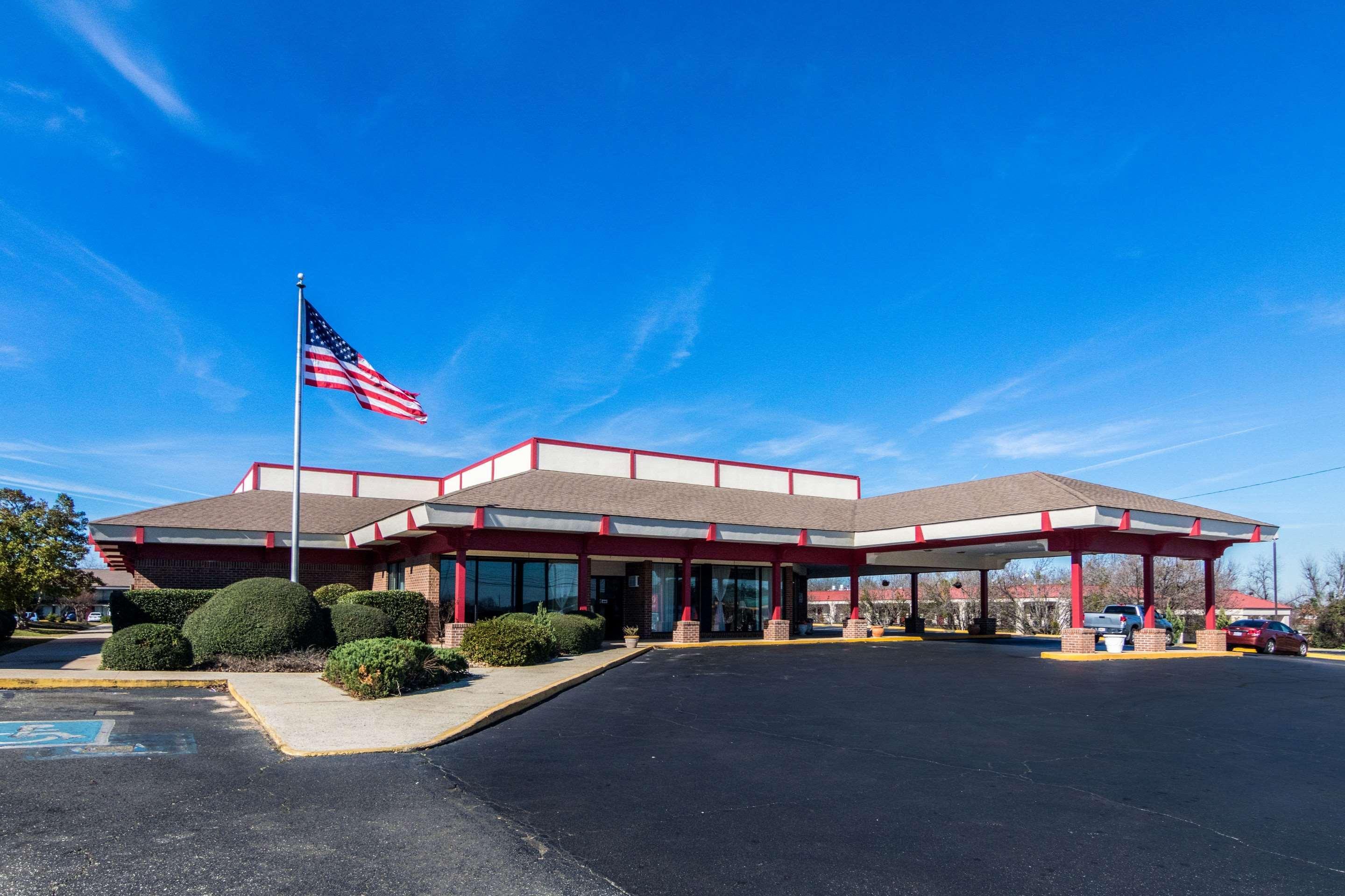 Econo Lodge Inn & Suites Conference Center Dublin Exterior foto